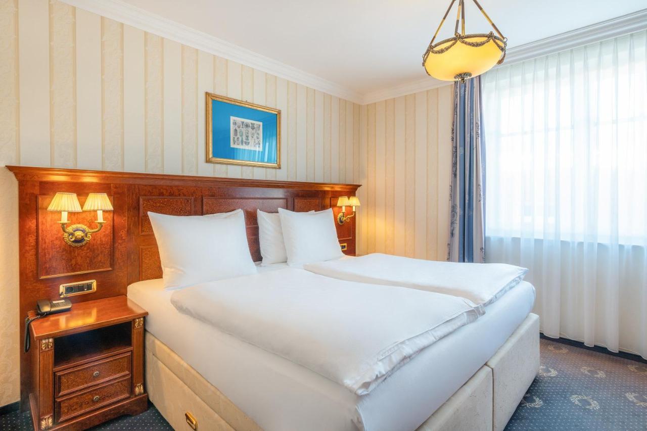 Seetelhotel Ahlbecker Hof Heringsdorf  Ngoại thất bức ảnh A room at the hotel