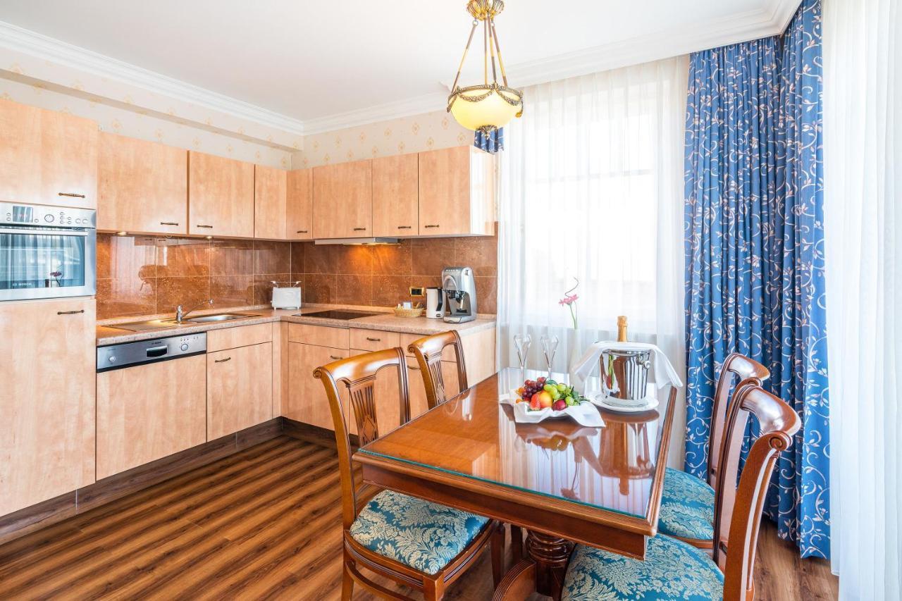 Seetelhotel Ahlbecker Hof Heringsdorf  Ngoại thất bức ảnh A modern kitchen