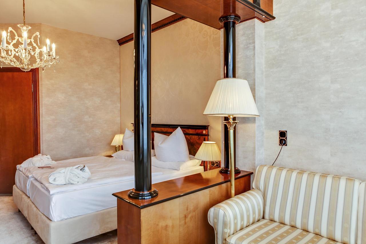 Seetelhotel Ahlbecker Hof Heringsdorf  Ngoại thất bức ảnh A room at the hotel