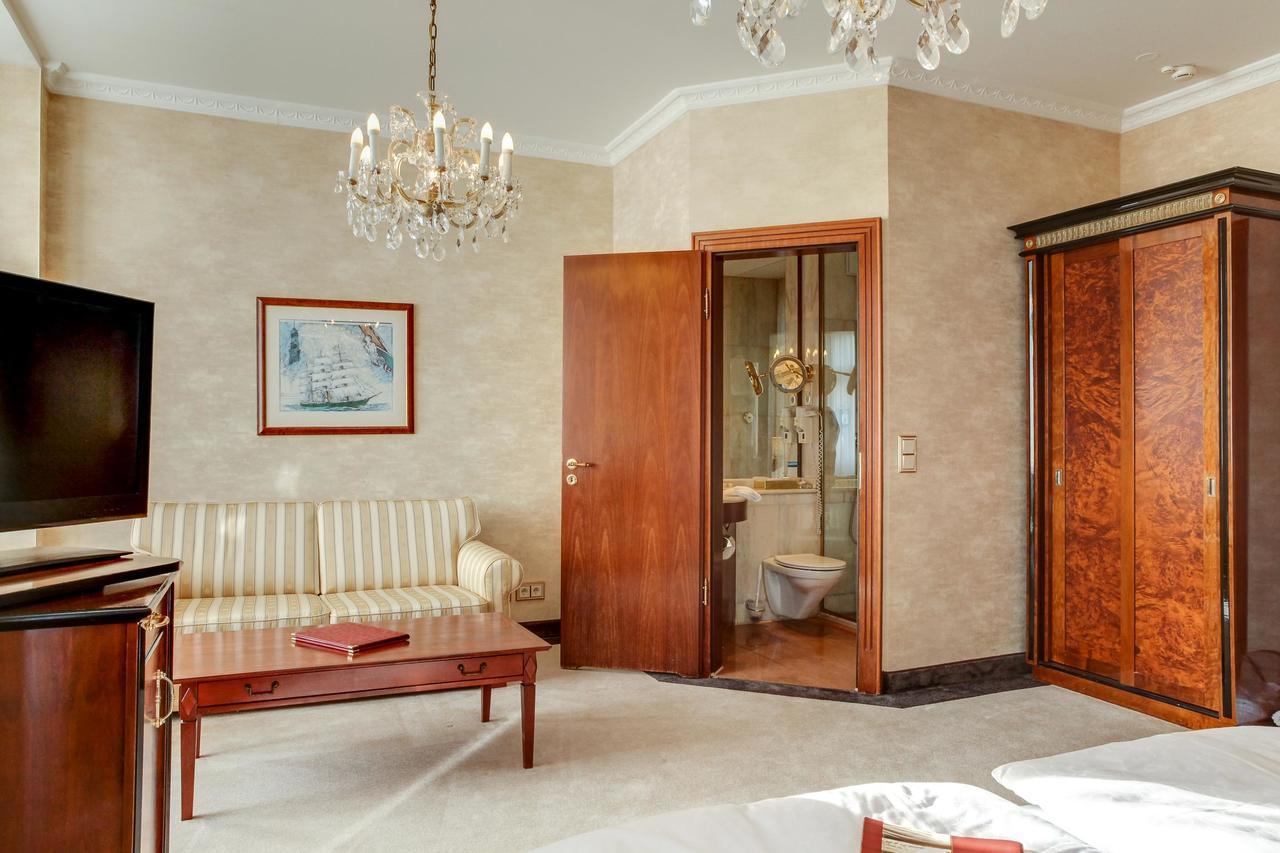 Seetelhotel Ahlbecker Hof Heringsdorf  Ngoại thất bức ảnh A room at the hotel