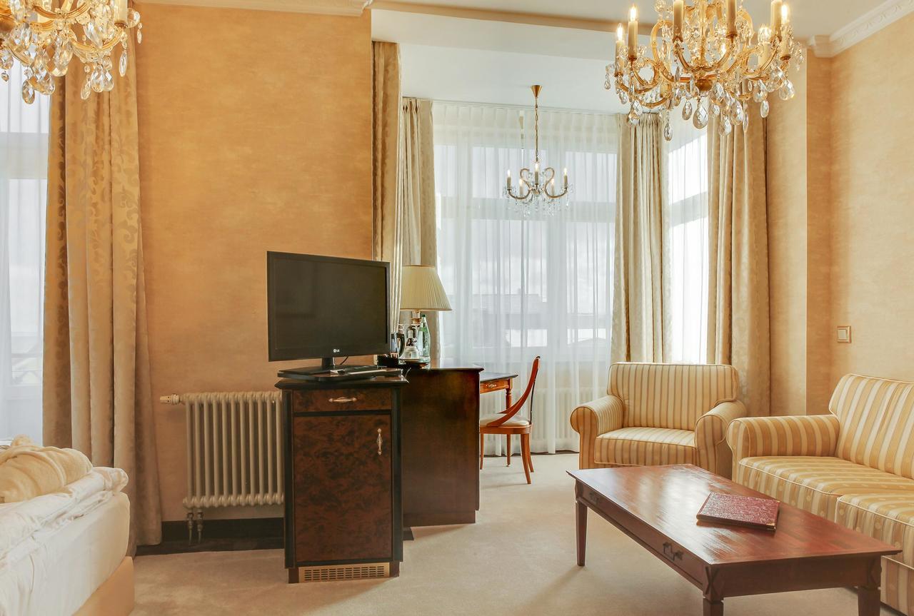 Seetelhotel Ahlbecker Hof Heringsdorf  Ngoại thất bức ảnh A suite at the hotel