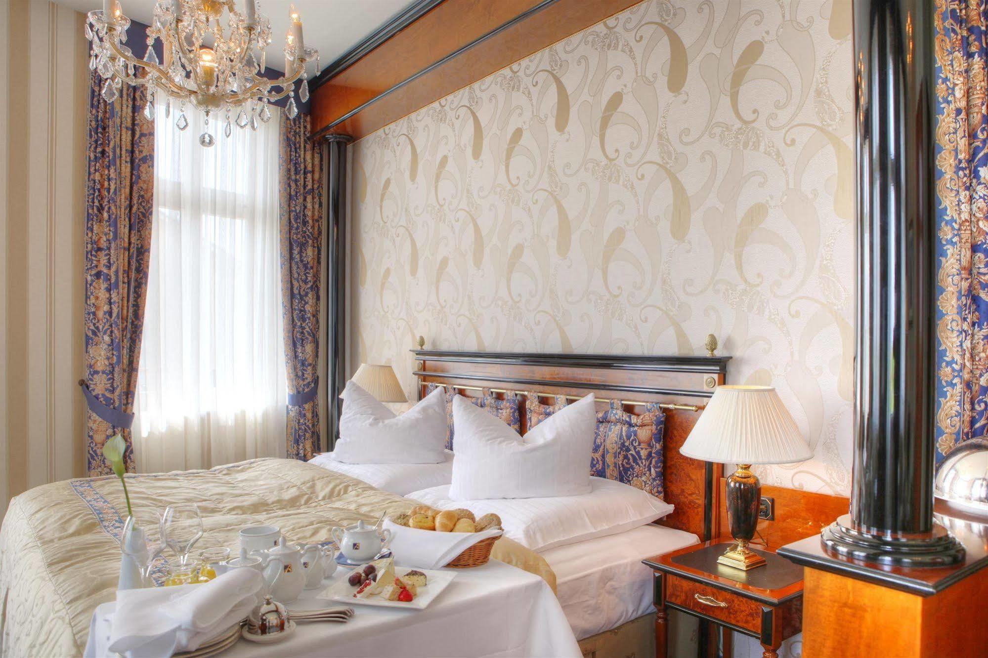 Seetelhotel Ahlbecker Hof Heringsdorf  Ngoại thất bức ảnh A room at the hotel