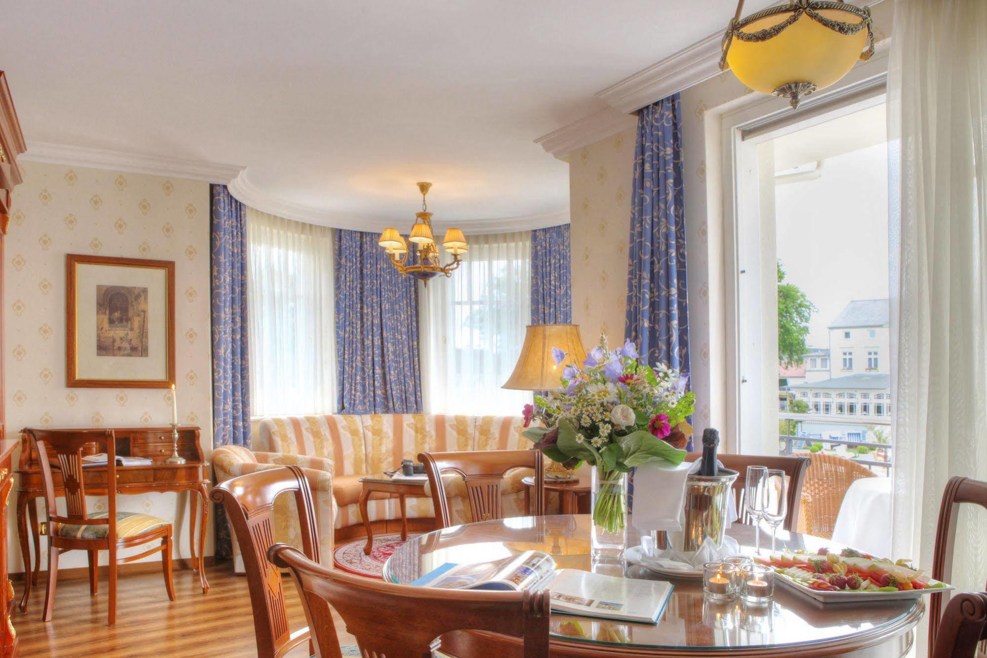 Seetelhotel Ahlbecker Hof Heringsdorf  Ngoại thất bức ảnh A suite at the Hotel de France