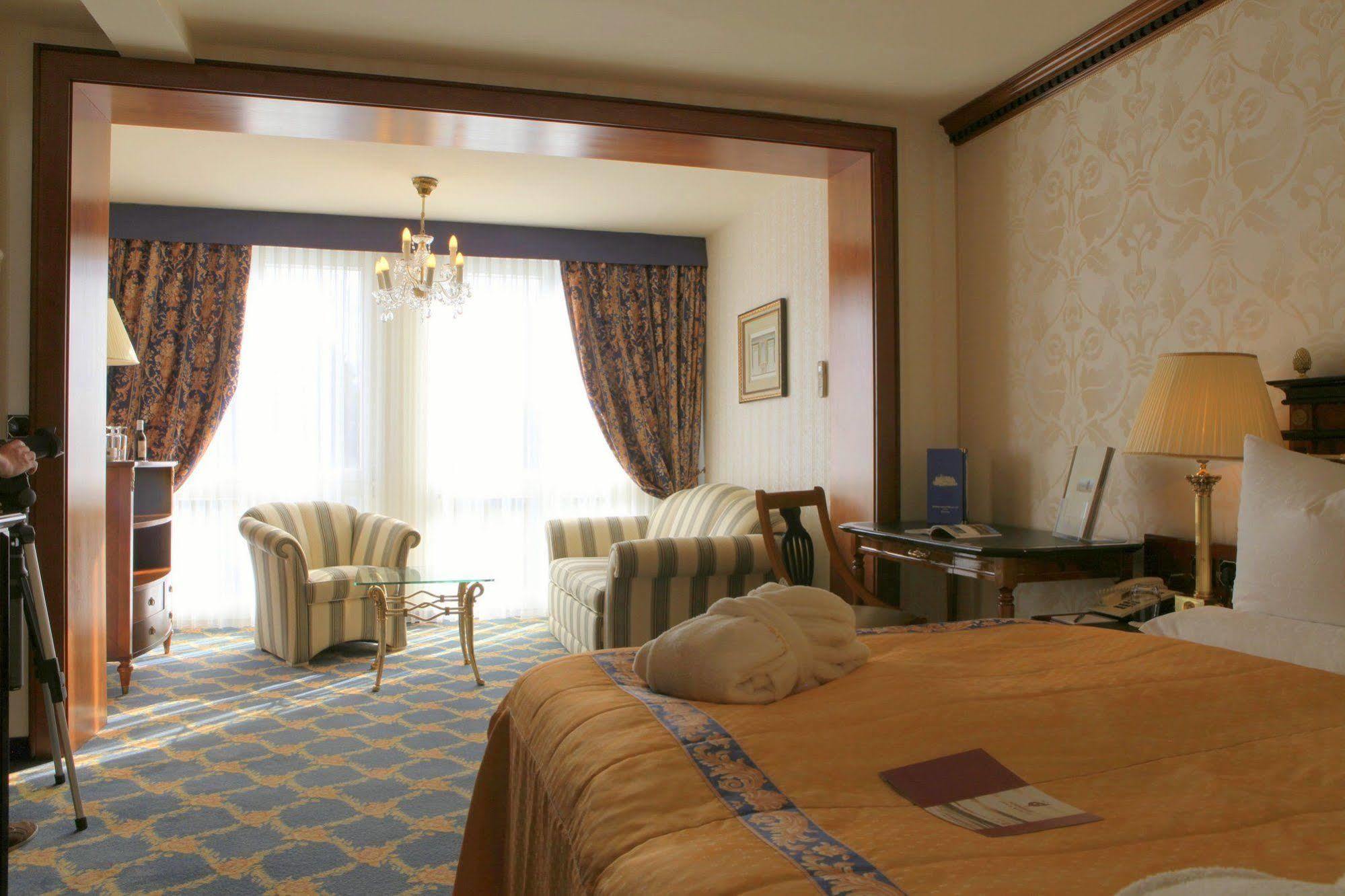 Seetelhotel Ahlbecker Hof Heringsdorf  Ngoại thất bức ảnh A room at the hotel