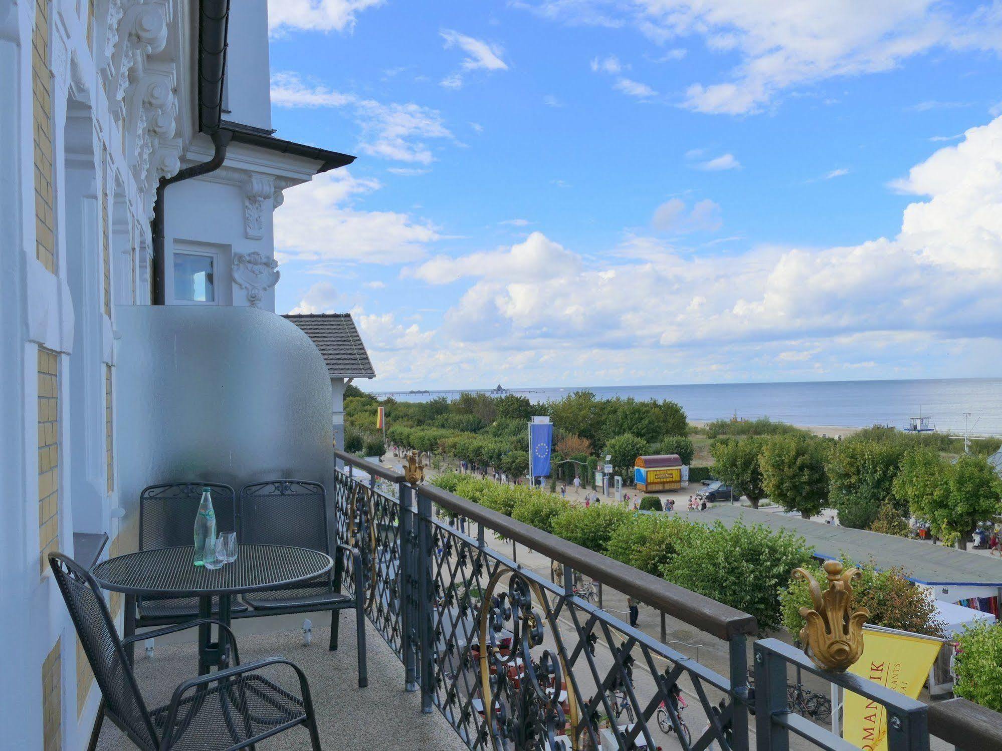 Seetelhotel Ahlbecker Hof Heringsdorf  Ngoại thất bức ảnh Baltic Sea view from the balcony of a hotel in Pärnu, Estonia