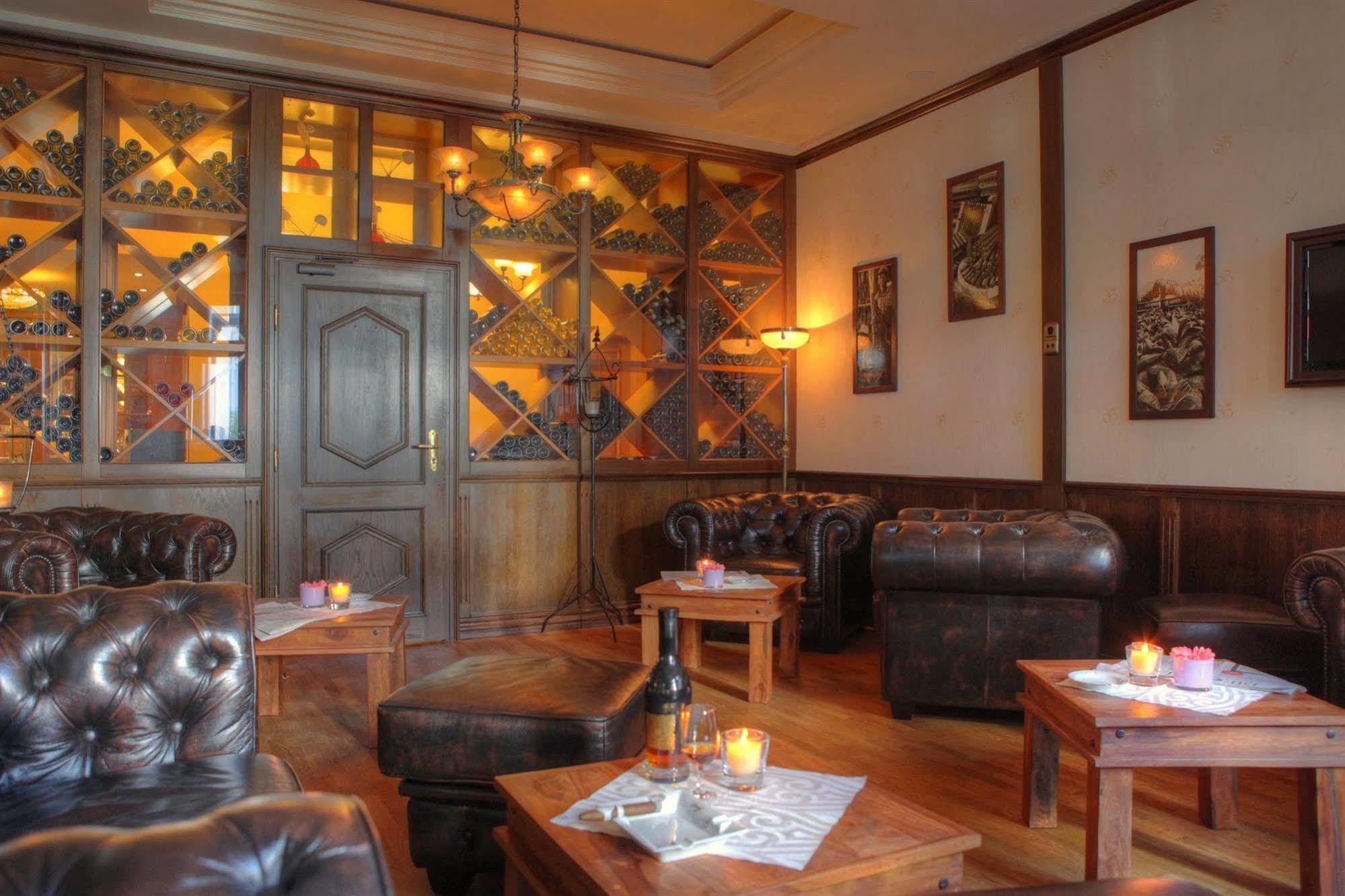 Seetelhotel Ahlbecker Hof Heringsdorf  Ngoại thất bức ảnh Interior of a wine bar in Germany